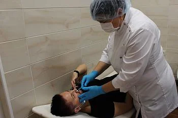  В течение пяти дней интраназальным способом от коронавируса вакцинировано почти двести человек