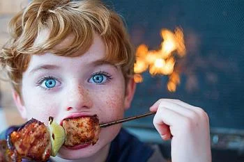 Можно ли есть шашлык детям?