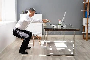 Топ физических упражнений, которые можно сделать прямо в офисе Топ физических упражнений, которые можно сделать прямо в офисе