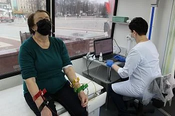 Более двухсот человек приняли участие в акции «Будь здоров!» на площади Победы  Более двухсот человек приняли участие в акции «Будь здоров!» на площади Победы