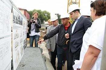 Антон Алиханов: Перед нами стоит задача создать несколько показательных региональных медицинских центров Антон Алиханов: Перед нами стоит задача создать несколько показательных региональных медицинских центров