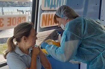 Стартовала выездная вакцинация от гриппа в передвижных комплексах
