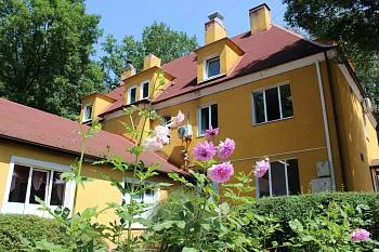 С начала года привито около пятисот граждан пожилого возраста С начала года привито около пятисот граждан пожилого возраста