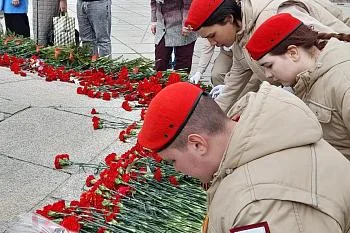 Подвиг ваш бессмертен!