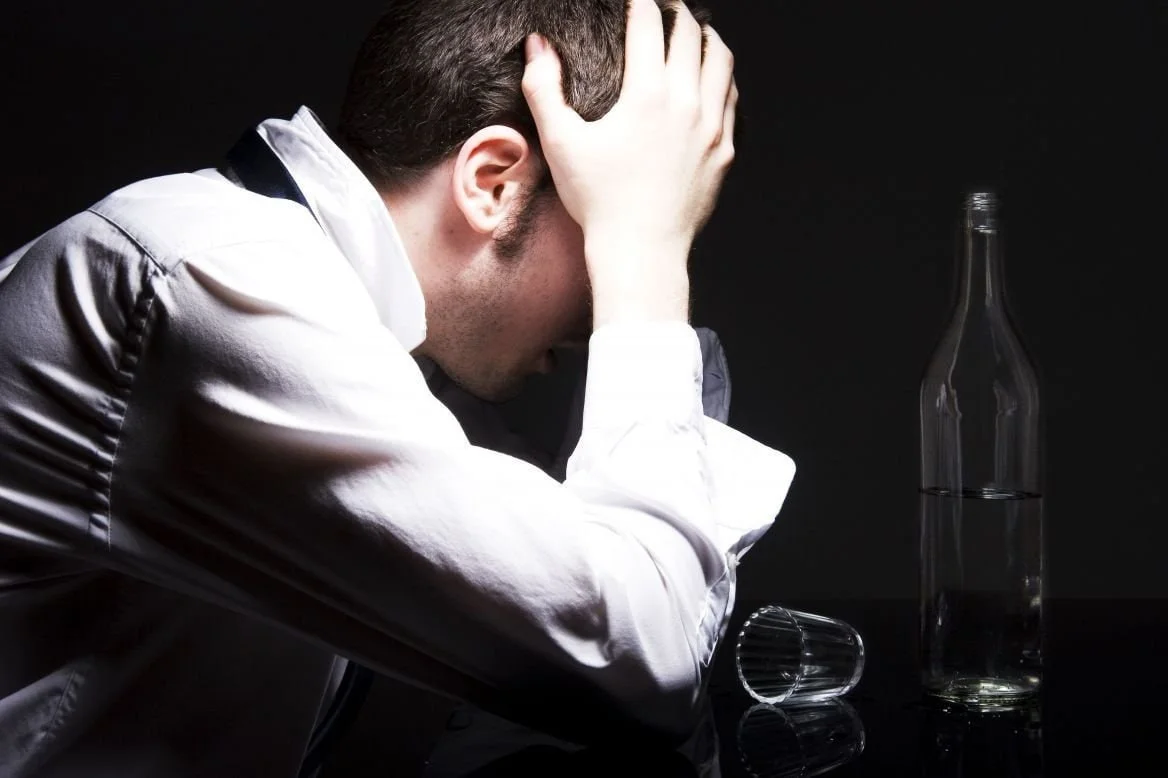 Алкоголь часто относят к антидепрессантам, и это неверно.