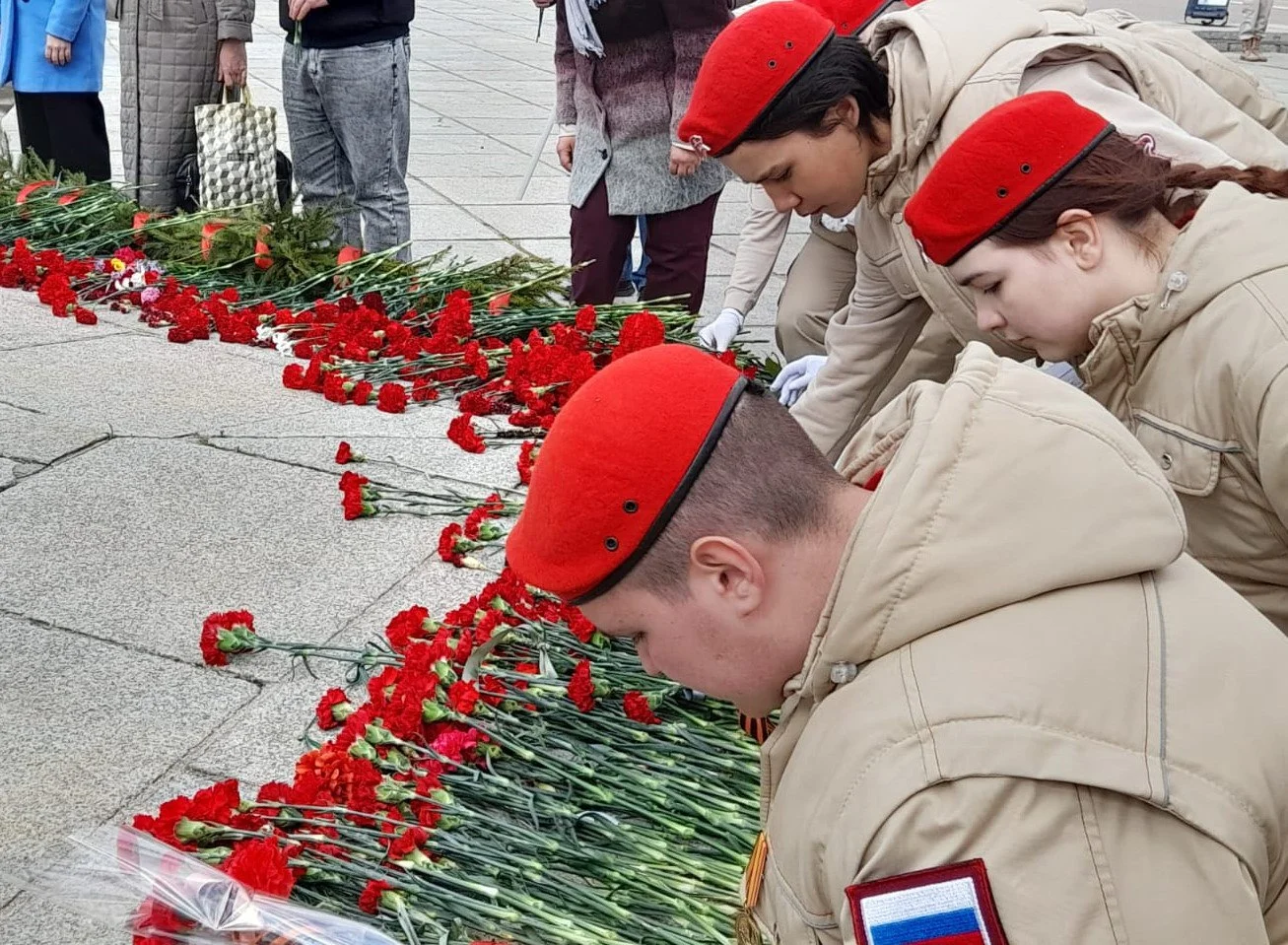 Подвиг ваш бессмертен!